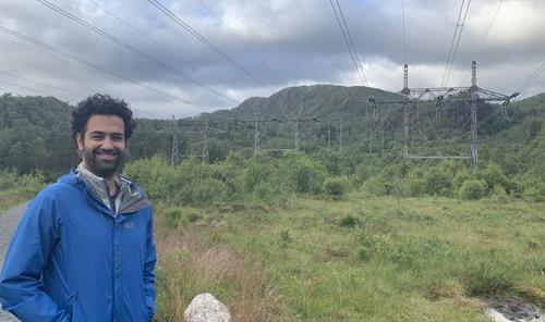 Professor Reza Arghandeh (IDER) will help Statnett to survey powerlines by developing artificial intelligence algorithms and using satellites. Photo: HVL Archive