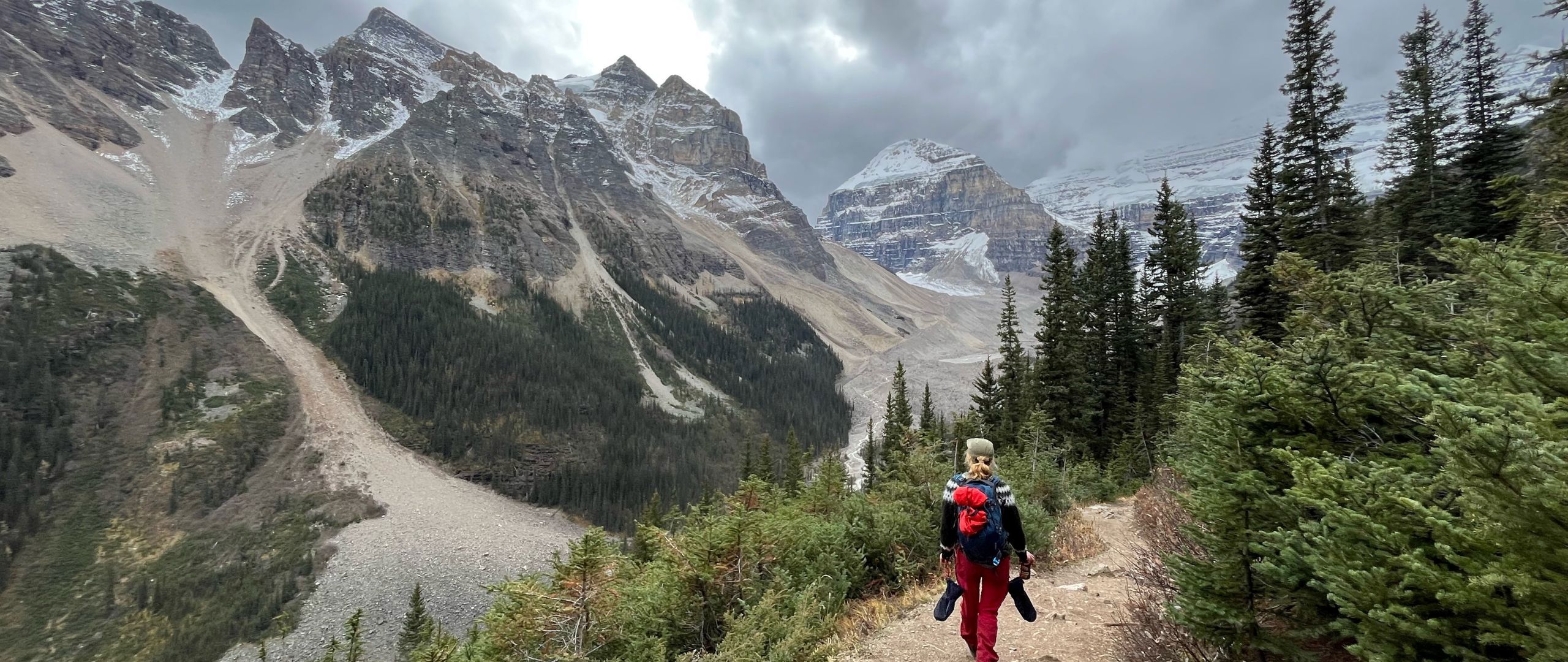 Person på tur i fjellet på Voss