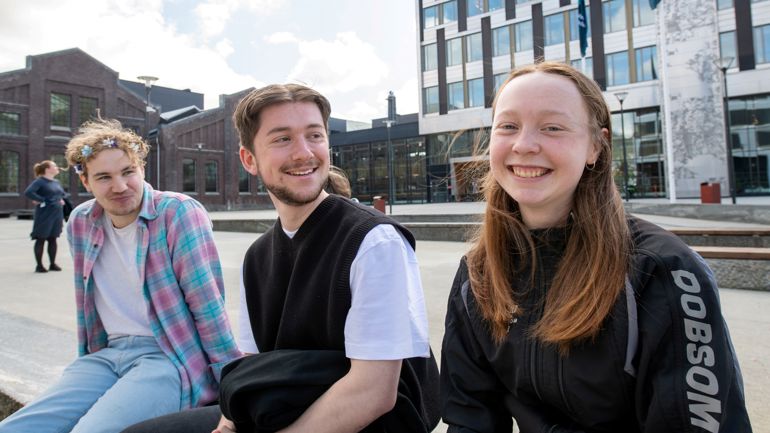 Studentar på campus i Bergen