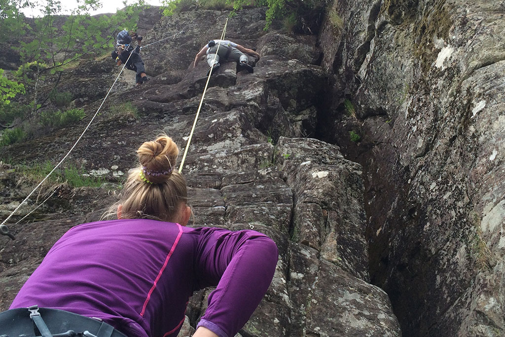 Utandørs fjellklatring.